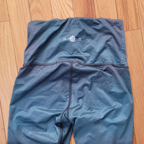 Rose Buddha Lake Louise Eco Leggings size 4 SPF 50 Reversible - Picture 8 of 10